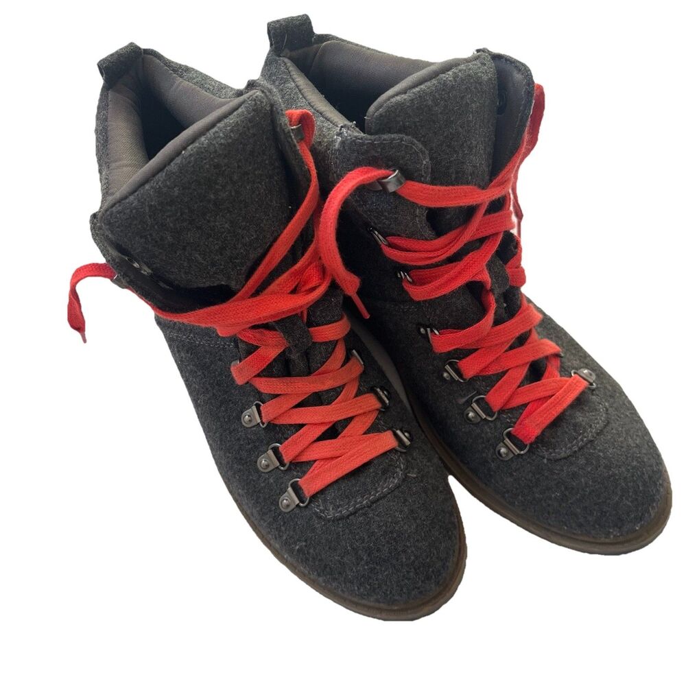 Fergalicious Fergie Womens Size 10M Gray Mountain Hiking Boots Ankle Booties EUC